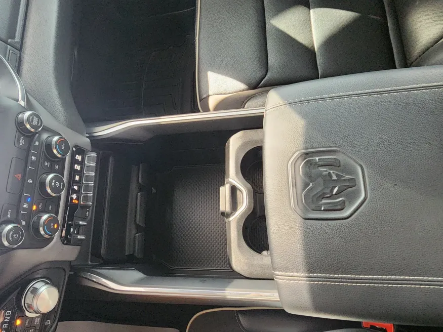 2022 RAM 1500 Laramie | Photo 18 of 32