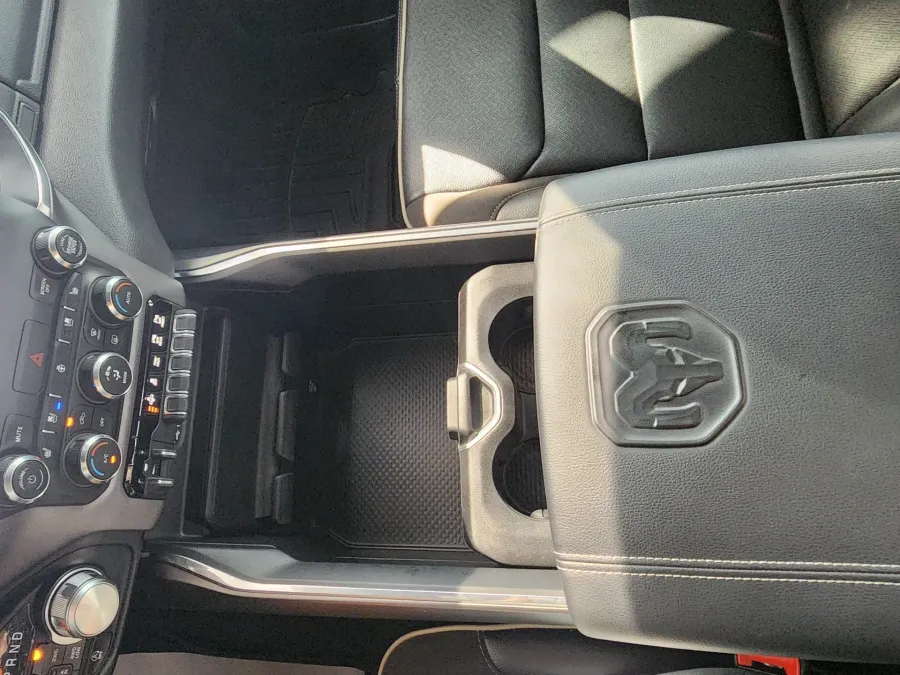 2022 RAM 1500 Laramie | Photo 18 of 32