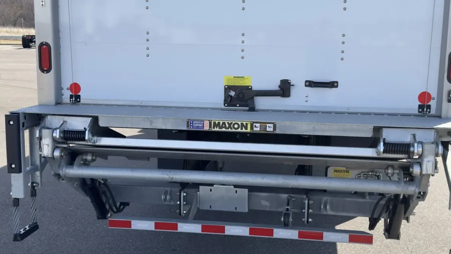 2025 Isuzu FTR | Photo 8 of 22