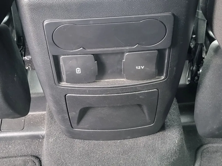 2023 Ford Explorer XLT | Photo 30 of 32