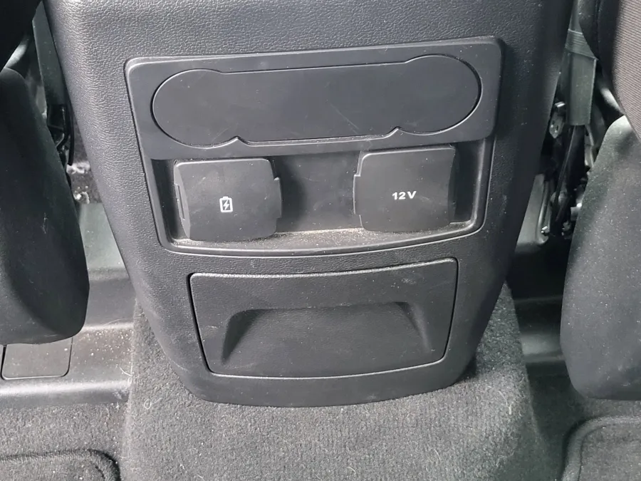 2023 Ford Explorer XLT | Photo 30 of 32