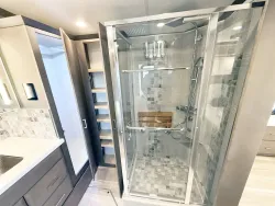 2026 Newmar Mountain Aire 4118 | Thumbnail Photo 19 of 31