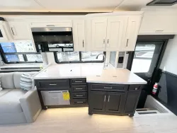 2026 Newmar Supreme Aire 4505 | Thumbnail Photo 10 of 30