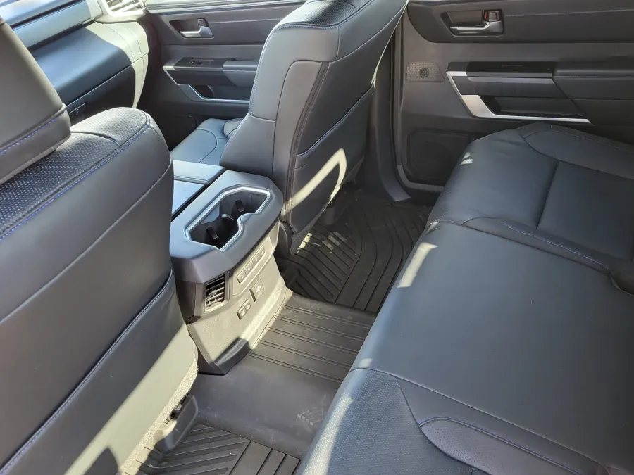 2024 Toyota Tundra 4WD Platinum | Photo 21 of 24