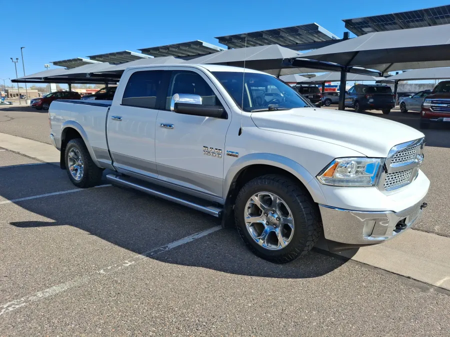 2018 RAM 1500 Laramie | Photo 6 of 16