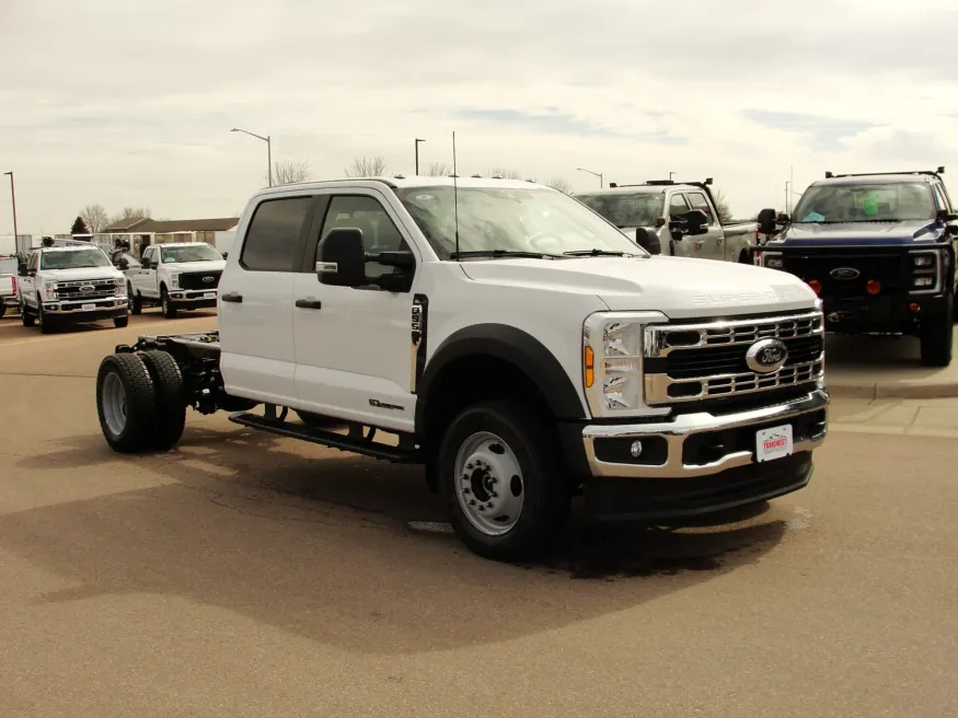 2026 Ford Super Duty F-550 | Photo 13 of 26