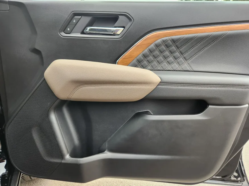 2026 GMC Canyon 4WD Denali | Photo 15 of 28