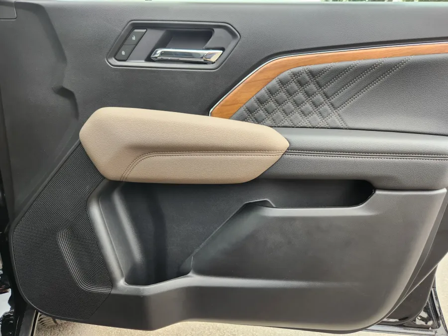 2026 GMC Canyon 4WD Denali | Photo 15 of 28