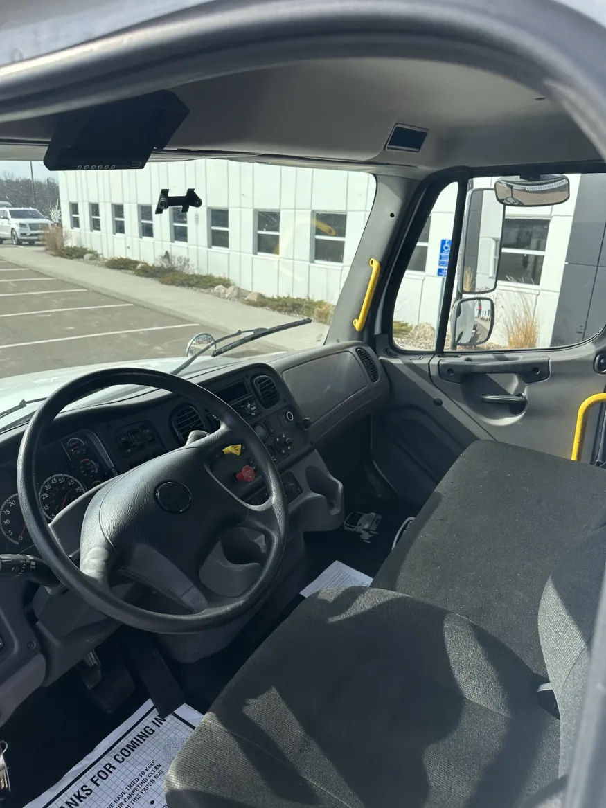 2019 Freightliner M2 112 | Photo 10 of 14