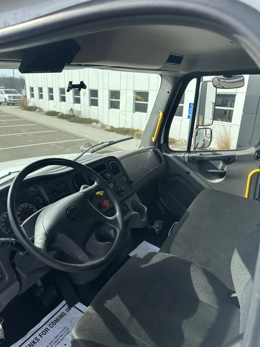 2019 Freightliner M2 112 | Photo 10 of 14