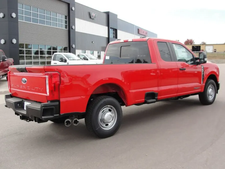 2024 Ford Super Duty F-350 XL | Photo 4 of 15