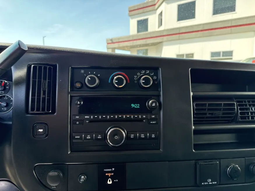2017 Chevrolet Express 3500 | Photo 10 of 14