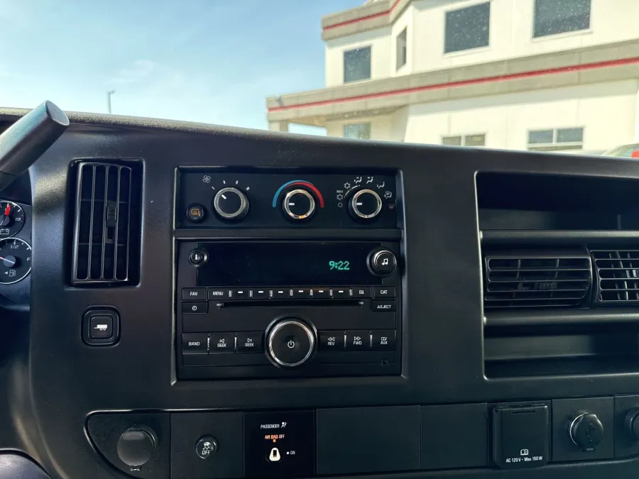 2017 Chevrolet Express 3500 | Photo 10 of 14