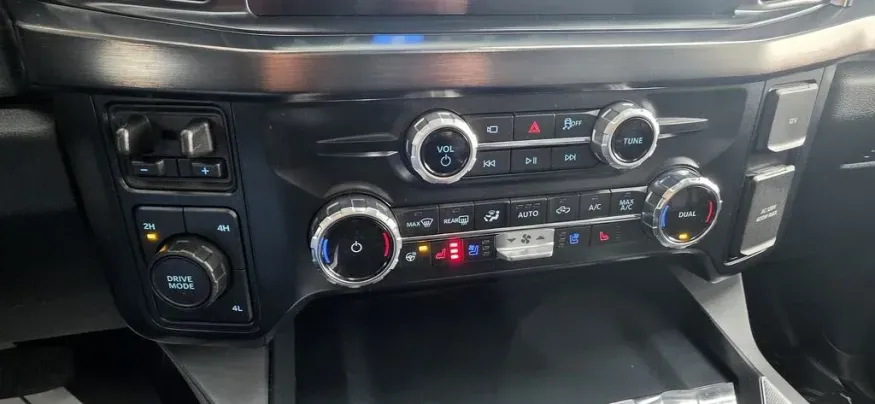 2025 Ford F-250 | Photo 25 of 35