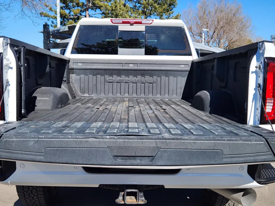 2022 GMC Sierra 3500HD Denali | Photo 22 of 24