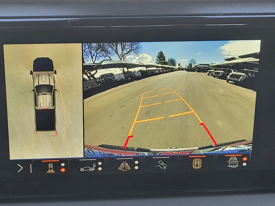 2026 GMC Sierra 2500HD AT4 | Photo 16 of 31