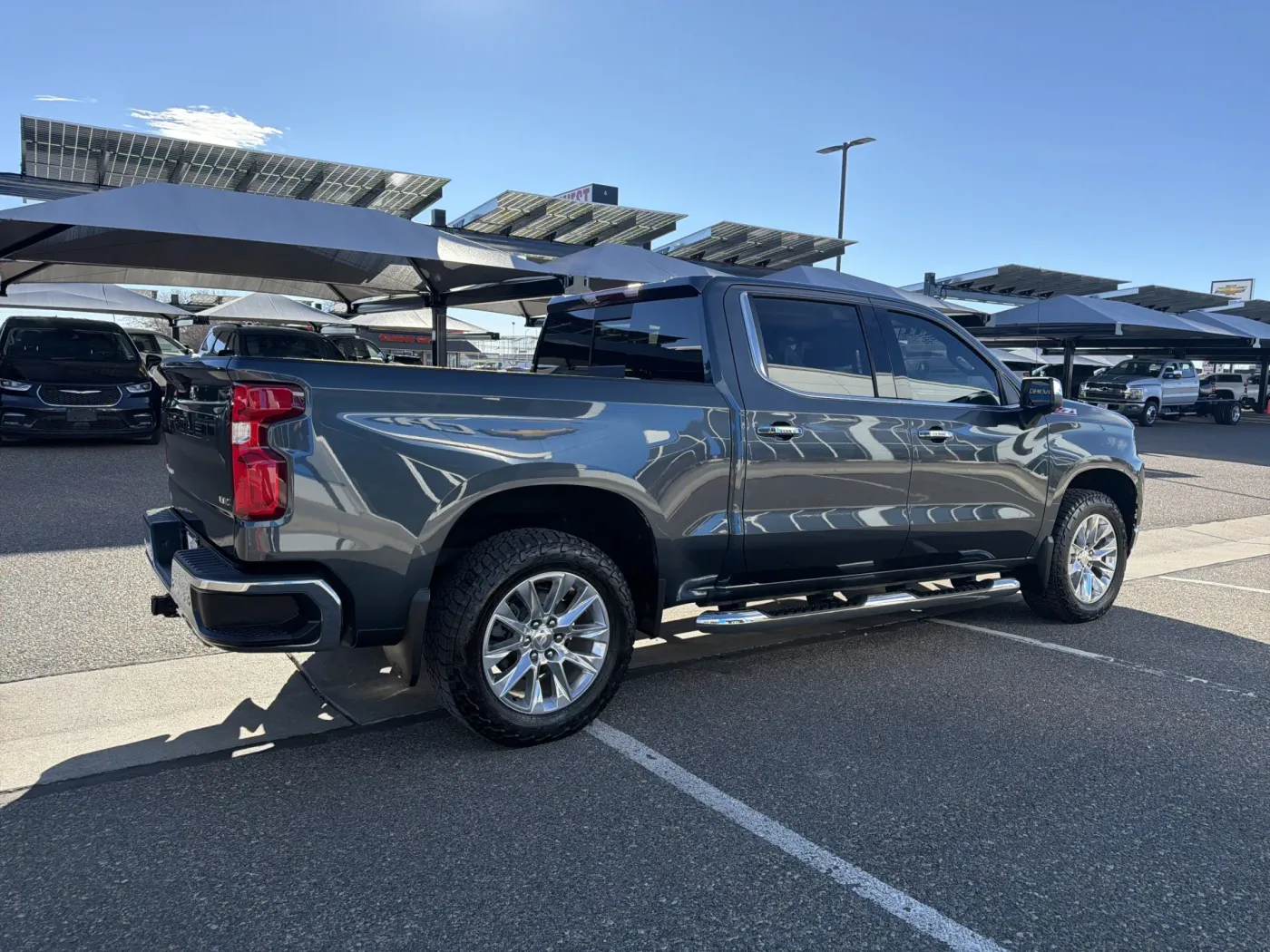 2021 Chevrolet Silverado 1500 LTZ | Photo 4 of 19