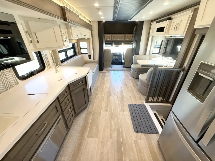 2026 Newmar Super Star 4040 | Photo 5 of 29