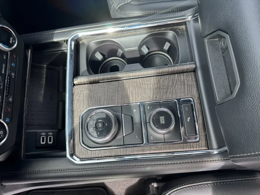 2019 Ford Expedition Limited | Photo 12 of 24