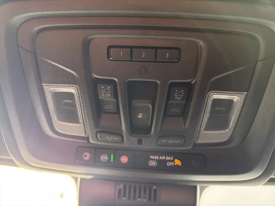 2023 GMC Sierra 1500 AT4 | Photo 20 of 22