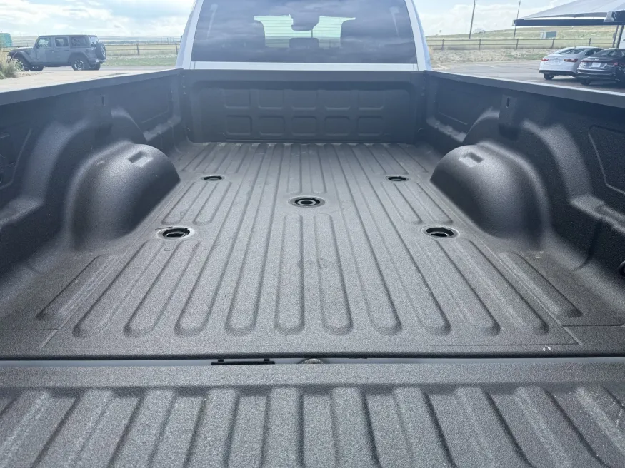 2025 RAM 3500 Big Horn | Photo 7 of 14