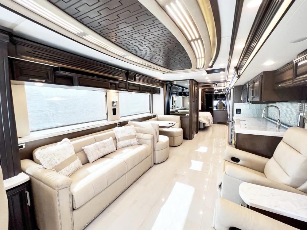 2023 Newmar London Aire 4521 | Photo 5 of 36