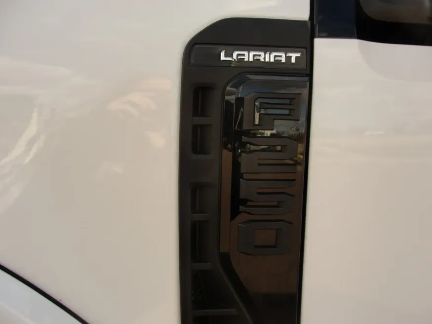 2026 Ford F-250 Lariat | Photo 7 of 21
