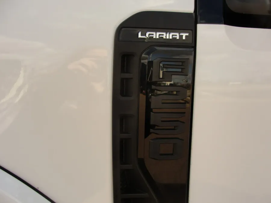 2026 Ford F-250 Lariat | Photo 7 of 21