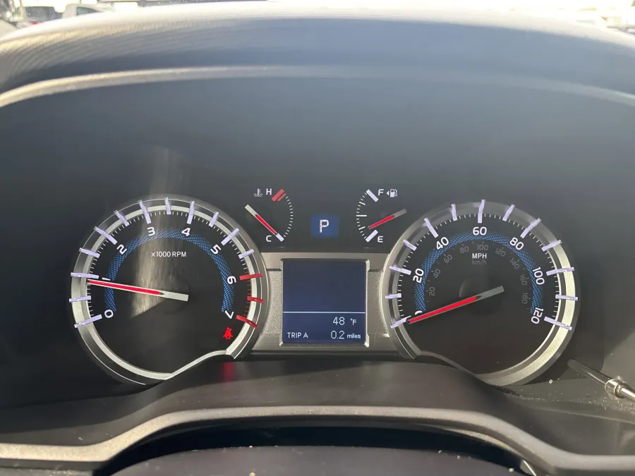 2015 Toyota 4Runner | Photo 19 of 22