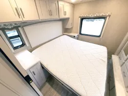 2023 Thor Magnitude SV34 | Thumbnail Photo 14 of 26