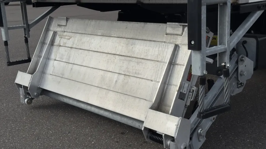 2026 Freightliner M2 106 | Photo 8 of 19