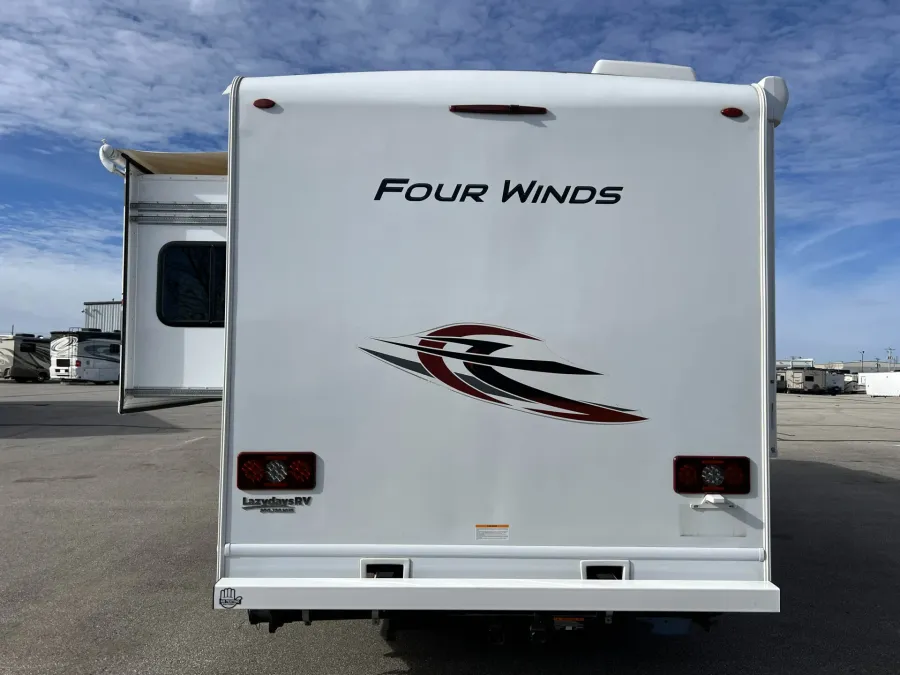 2022 Thor Four Winds 27R | Photo 6 of 37