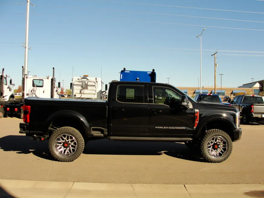 2026 Ford F-250 Lariat | Photo 4 of 19