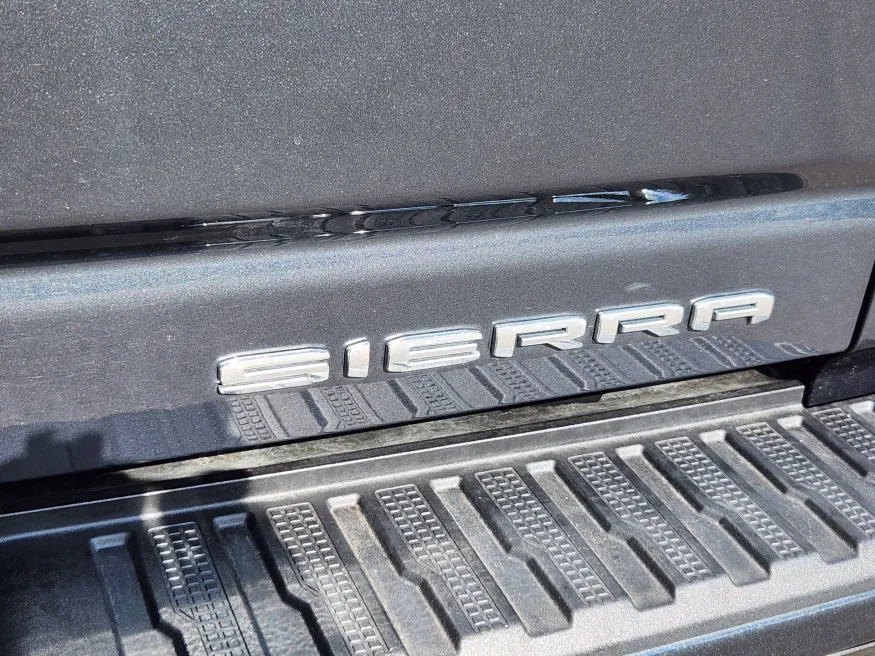 2023 GMC Sierra 2500HD Denali | Photo 14 of 30