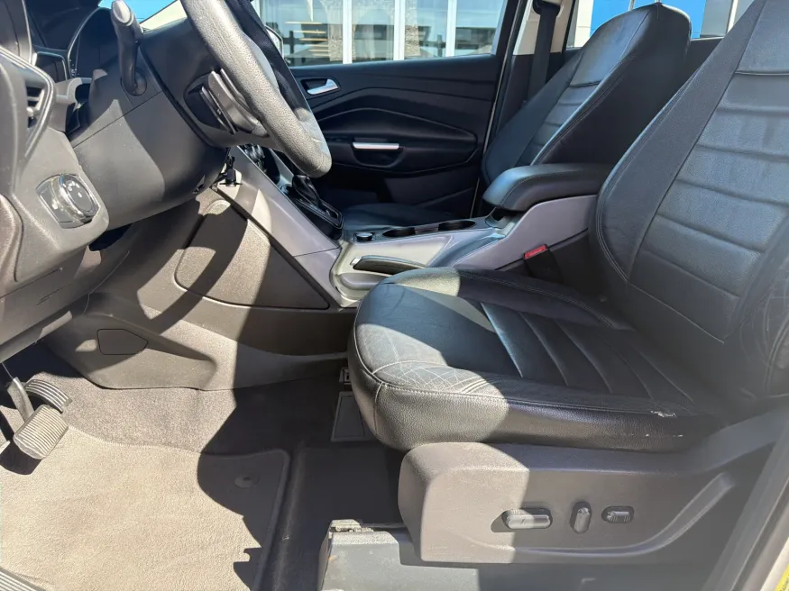 2015 Ford Escape SE | Photo 13 of 19