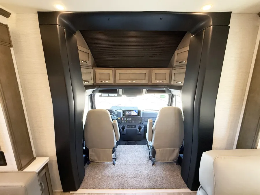 2026 Newmar Super Star 4040 | Photo 6 of 29