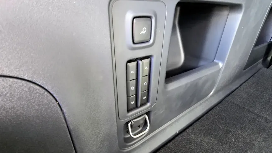 2025 Ford Expedition Max | Photo 12 of 40