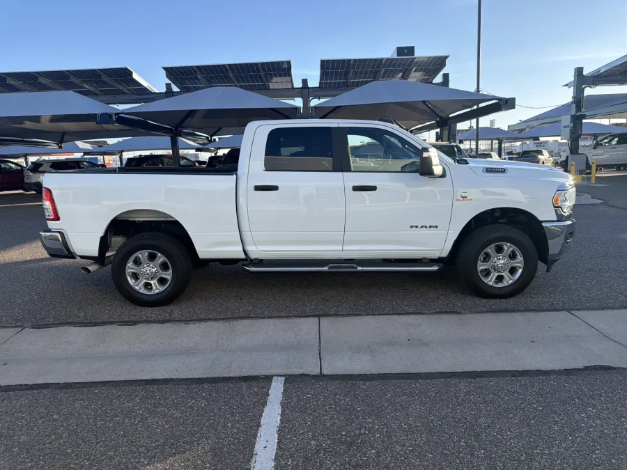 2024 RAM 2500 Big Horn | Photo 5 of 19