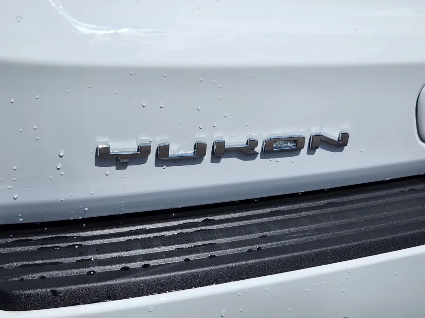 2025 GMC Yukon XL Elevation | Photo 15 of 33