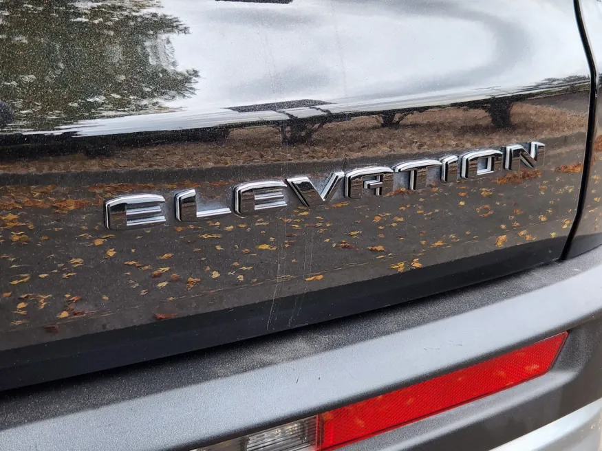 2025 GMC Acadia AWD Elevation | Photo 14 of 29