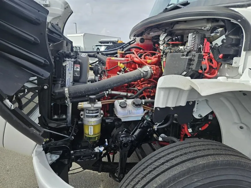 2025 Freightliner M2 106 | Photo 15 of 17