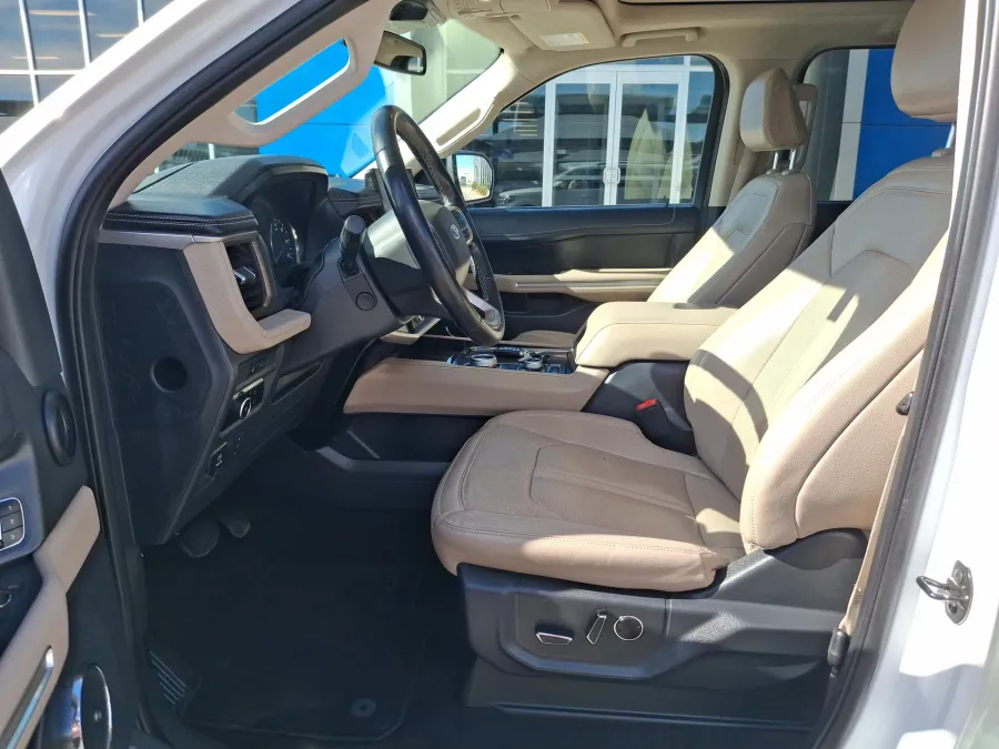 2024 Ford Expedition Max Limited | Photo 16 of 24