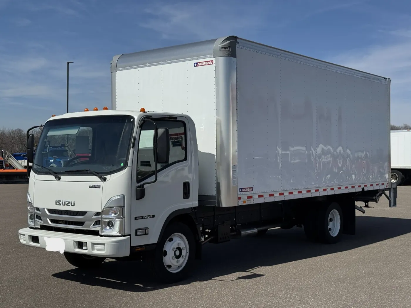 2025 Isuzu NRR GAS | Photo 4 of 22