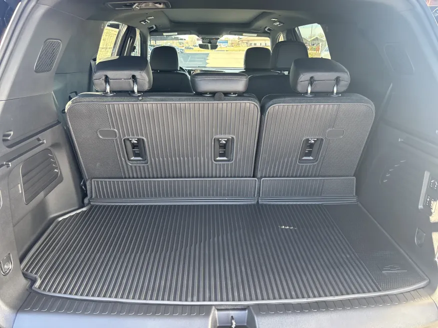 2026 Chevrolet Traverse AWD High Country | Photo 8 of 26