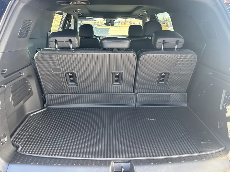 2026 Chevrolet Traverse AWD High Country | Photo 8 of 26