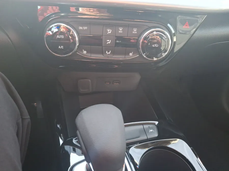 2026 Chevrolet Trax LT | Photo 15 of 18
