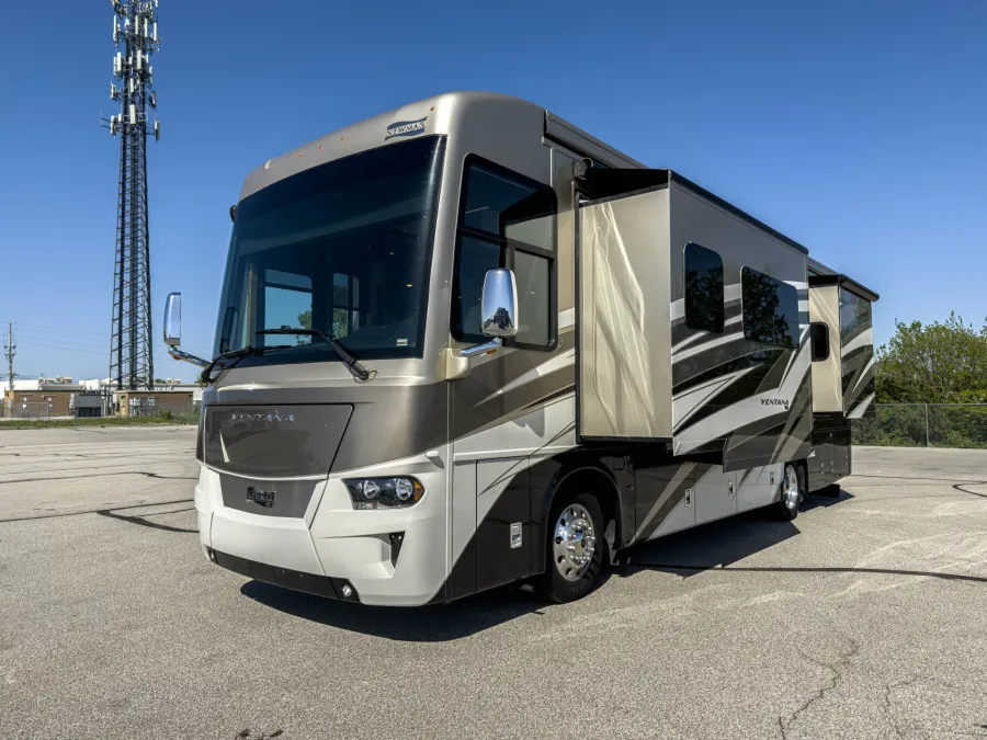 2021 Newmar Ventana 3412 | Photo 7 of 39