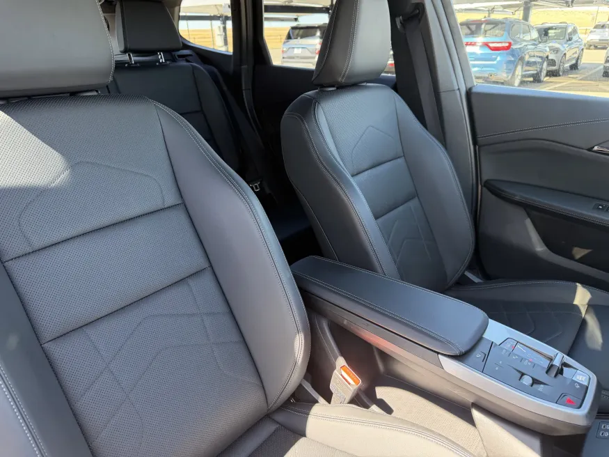 2025 BMW X1 xDrive28i | Photo 13 of 21