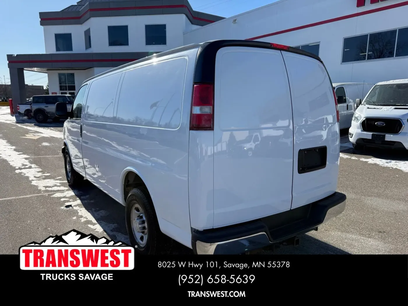 2017 Chevrolet Express 3500 Work Van | Photo 2 of 20