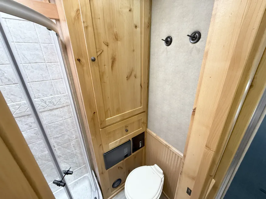 2025 Logan Coach Ultimate Sports Hauler | Photo 14 of 33